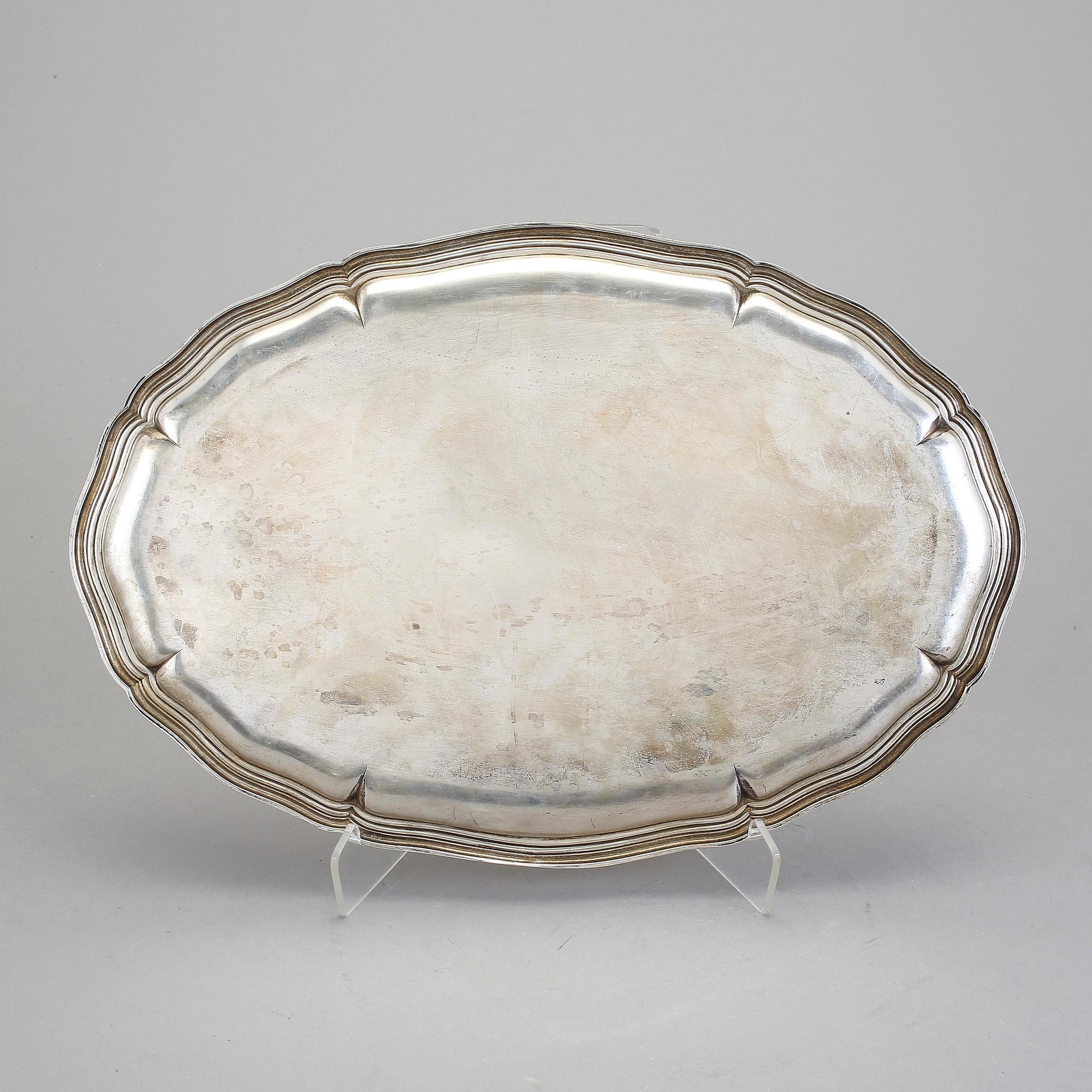 BRICKA, silver, AU Wahlberg, Gävle 1931, importstämplar. Vikt ca 770 gram.