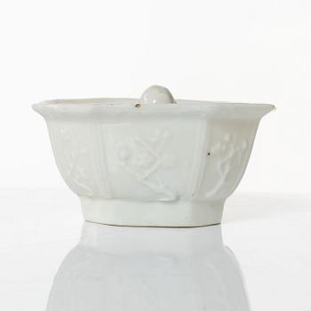 A blanc de chine wine cup, Qing dynasty, Kangxi (1662-1722).