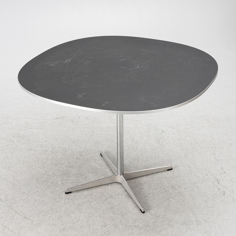 Arne Jacobsen, Bruno Mathsson & Piet Hein, a dining table, Fritz Hansen, Denmark, 2015.
