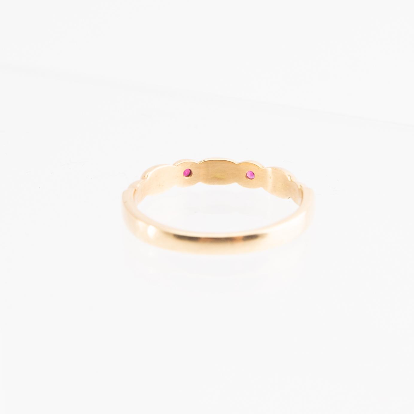 Ring, 18k gold with rubies and glass enamel, Molins Gold & Silver AB, Kalmar, 2025.