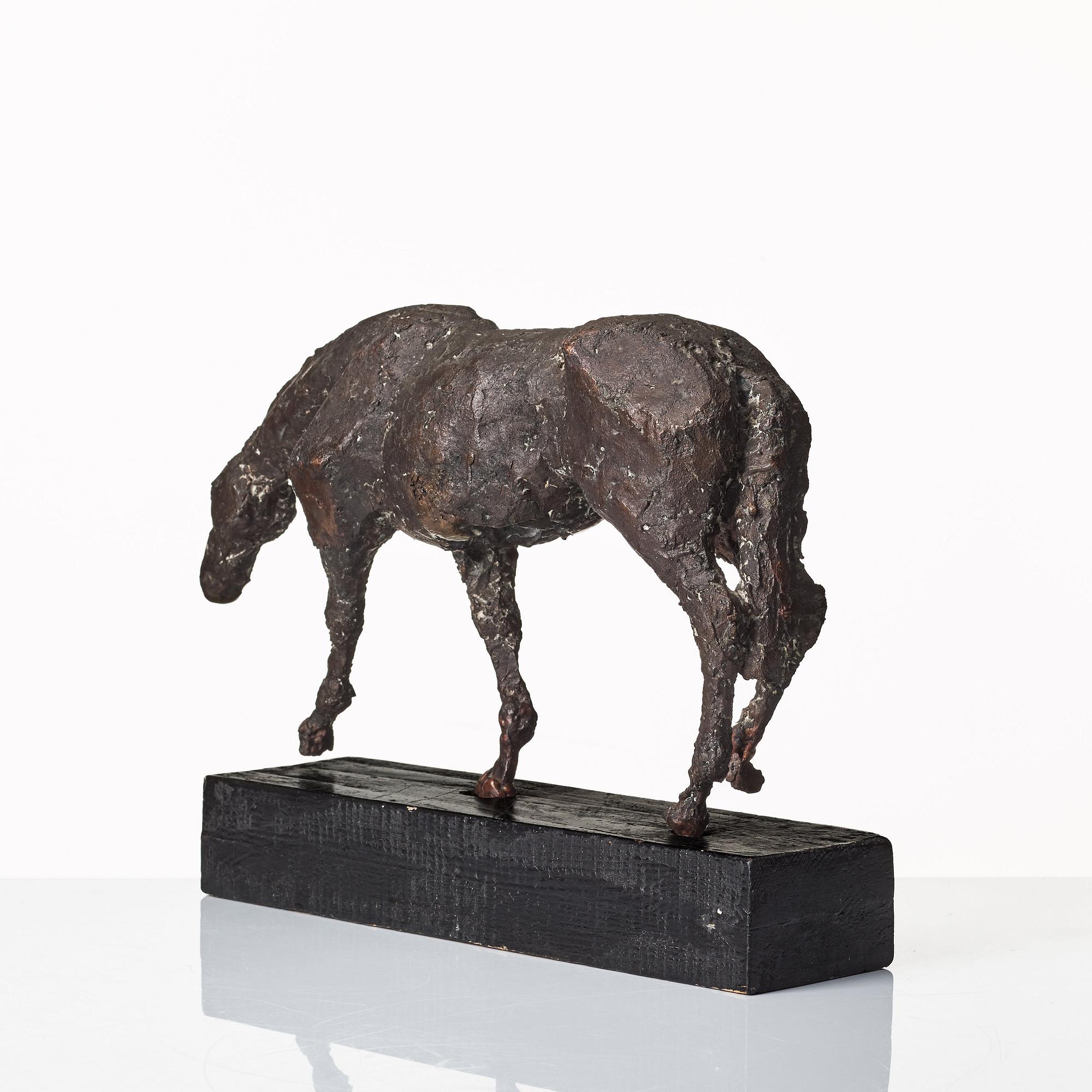 Unknown artist 20th century, sculpture. Unsigned. Bronze, length 38 cm.