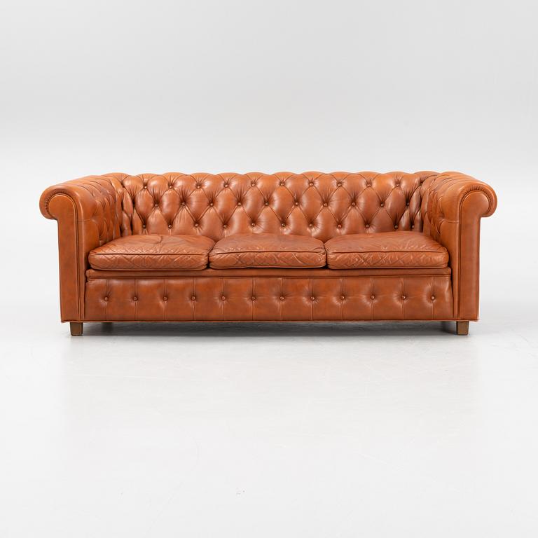 Soffa, Chesterfield-modell, Norell, 1900-talets andra hälft.