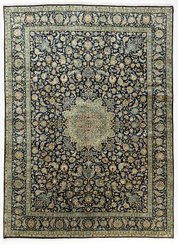 A carpet, Kashan, ca 479 x 345 cm.