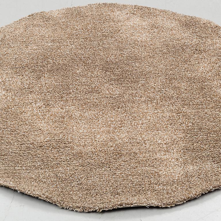 MATTA, tuftad, "Cay Special", Kasthall, diameter ca 160 cm.