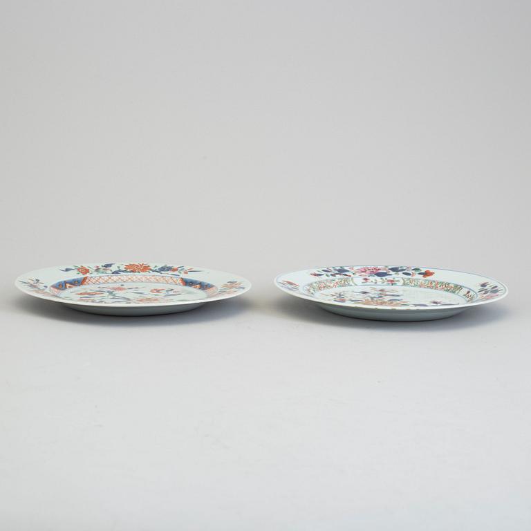 Two famille rose export porcelain plates, Qing dynasty, Qianlong (1736-95).