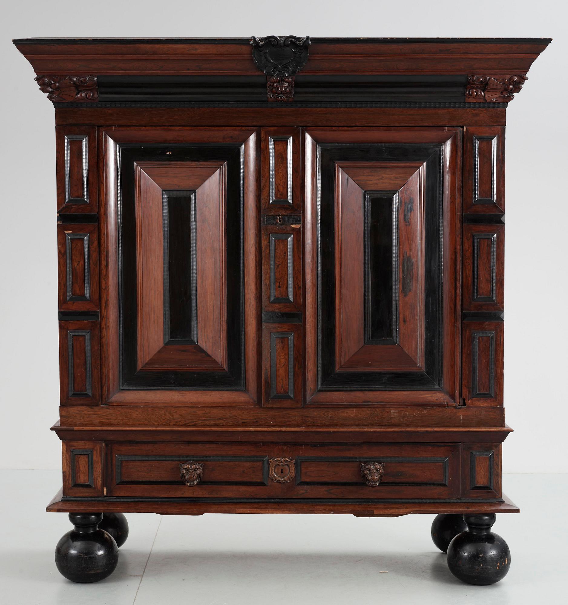 SKÅP, tysk barock/barockstil. Delvis 1700-tal.