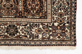 Carpet, Old Bakhtiari, approx. 301 x 223 cm.