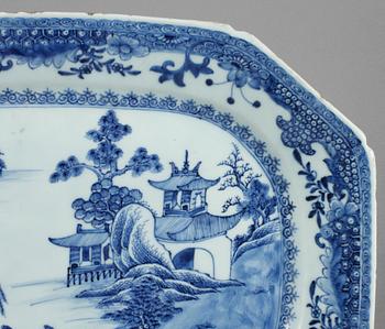 STEKFAT, porslin, Kina, Qianlong, 1736-1795.