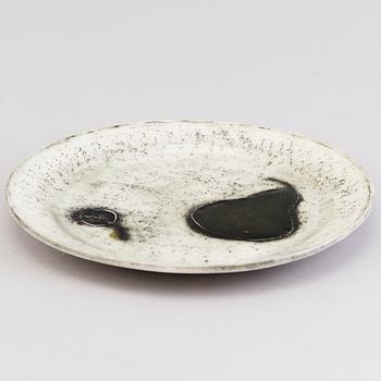 RUT BRYK, lautanen, kvivtavaraa, signeerattu BRYK.