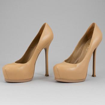 A pair of Yves Saint Laurent high heel shoes, size 39.