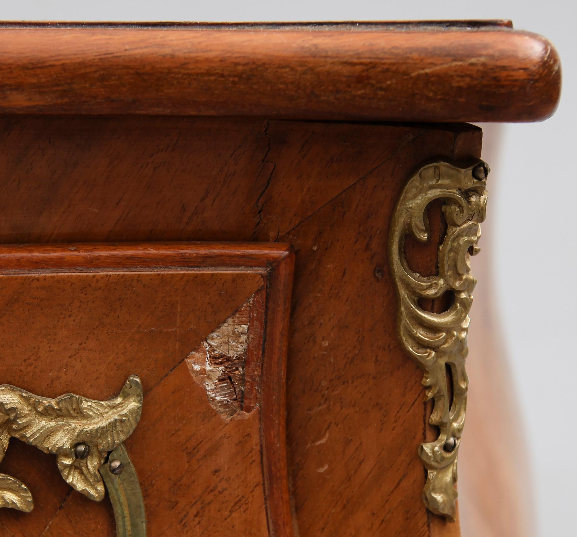 BYRÅ, rokokostil, 1900-talets första hälft.