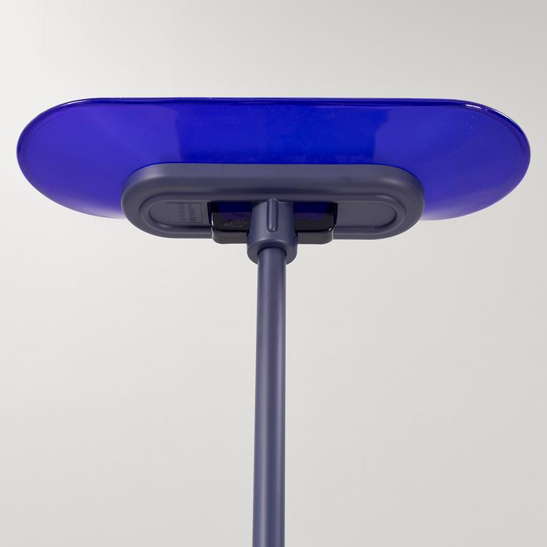 Perry King, Santiago Miranda & Gianluigi Arnald, a 'Jill' uplight from Arteluce/Flos.