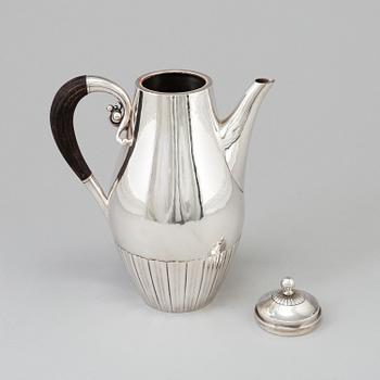 A silver coffee pot, designed by Johan Rodhe for Georg Jensen, Denmark, after 1945. Weight ca 647 grams.