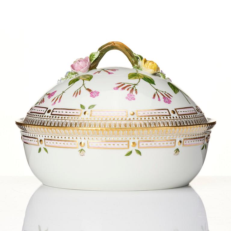 A Royal Copenhagen 'Flora Danica' vegetable tureen with cover, Denmark, 20th century.