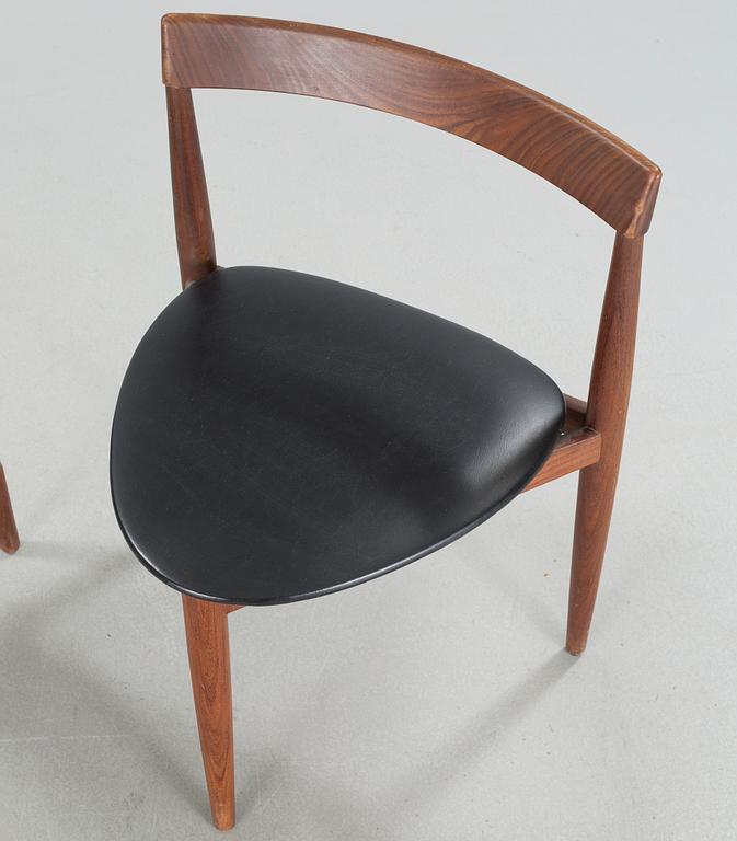 Four chairs and a table, designed approx 1952 by Hans Olsen for Frem Røjle.