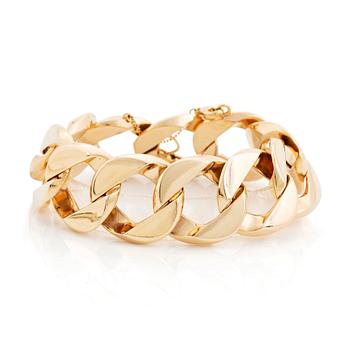 455. A 14K gold Verdura bracelet.