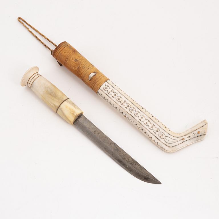 A reindeer horn knife by Thore Sunna, before 1965, signed.