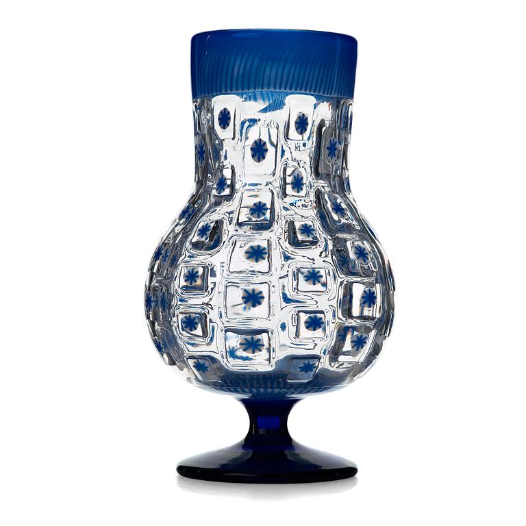 Edvin Öhrström, an Ariel glass vase, no 502, Orrefors, Sweden 1948.