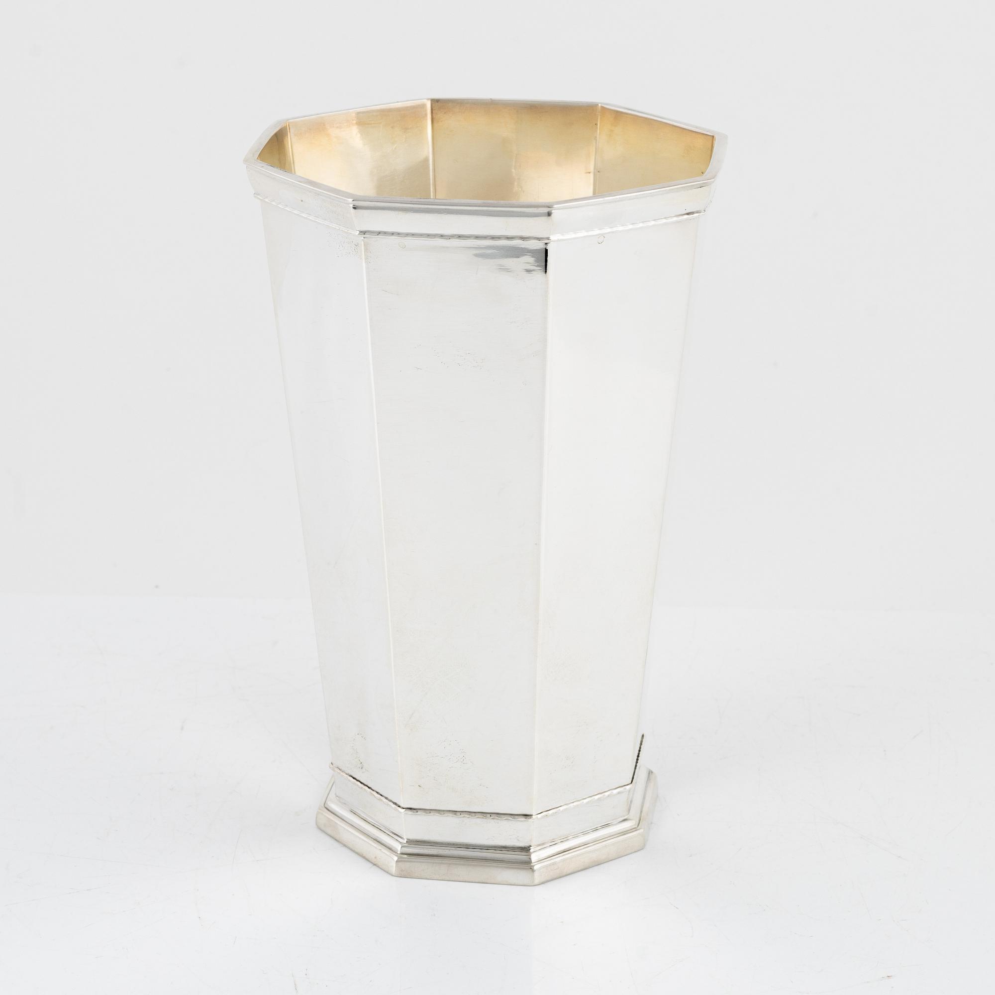 Jacob Ängman, vase, silver, GAB, Stockholm 1945.
