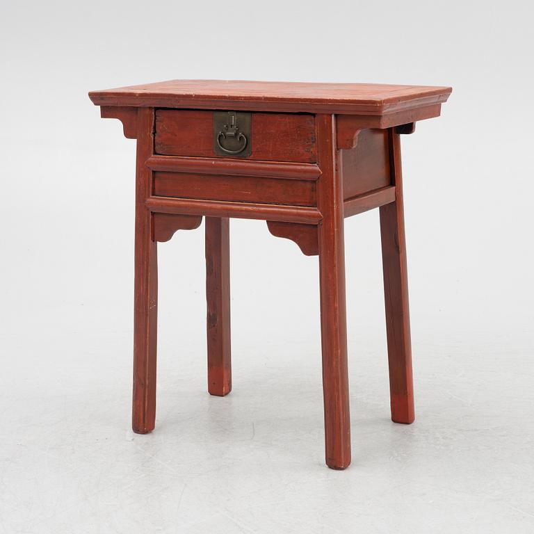 Altarbord, rödlackerat, Kina 1900-tal.