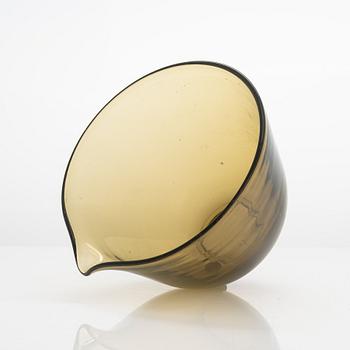 Kaj Franck, a 13-piece set of pressed glassware for Nuutajärvi, mid 20th century.