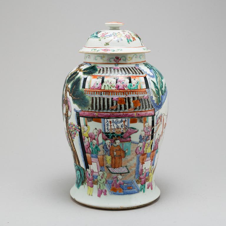 A famille rose vase with cover, late 19th century.