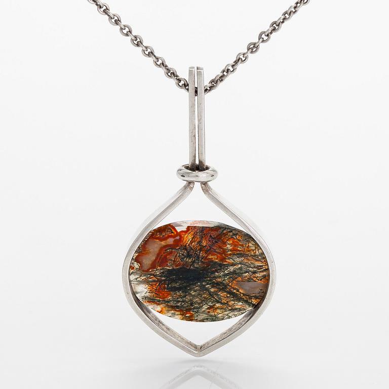 Elis Kauppi, a silver and moss agate necklace. Kupittaan kulta, Turku 1960.