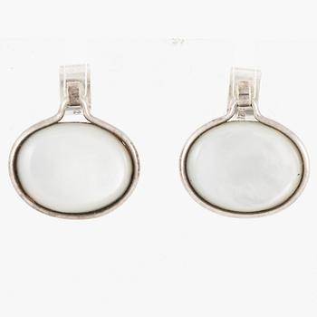 Vivianna Torun Bülow-Hübe, a pair of earrings in silver with mother-of-pearl and abalone shell.