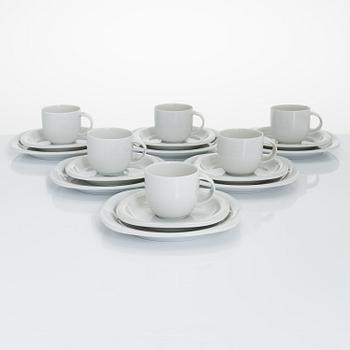 Timo Sarpaneva, A 74-piece 'Suomi' tableware set in porcelain, Rosenthal Studio-linie, 1980s. Design year 1976.