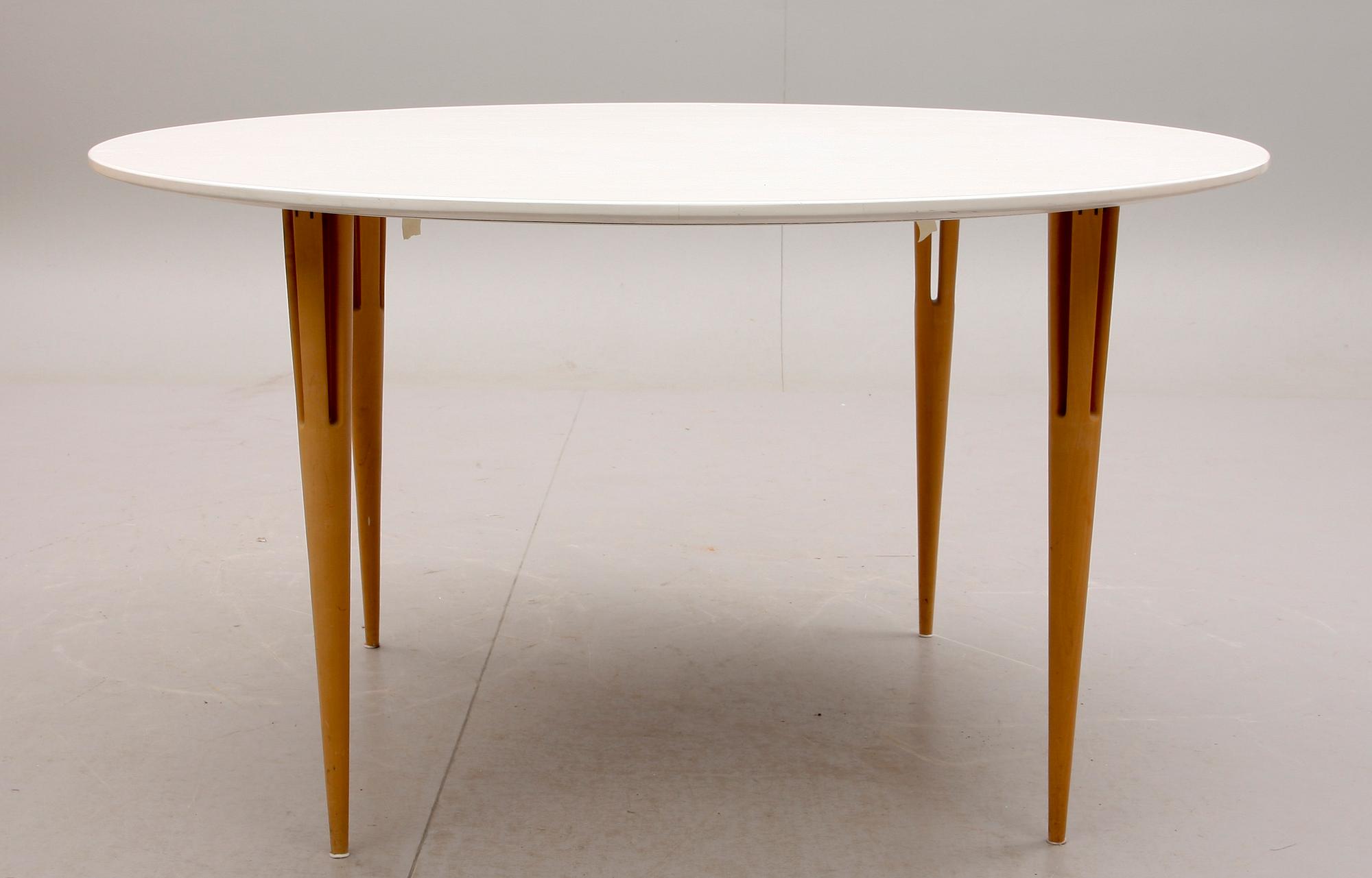 BORD MED STOLAR, 5 delar, design Bruno Mathsson märkt. Stolar Dux. 1970-tal.