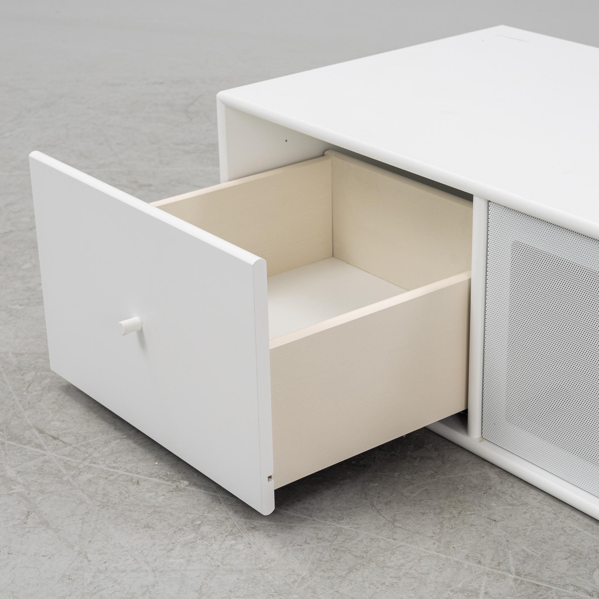 Väggskåp, "Octave", Montana, samtida.