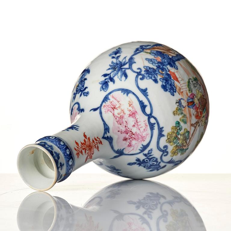 A blue and white famille rose bottle vase, Qing dynasty, Qianlong (1736-95).