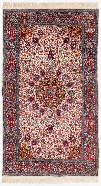 Carpet, Pakistan ca 240 x 137 cm.