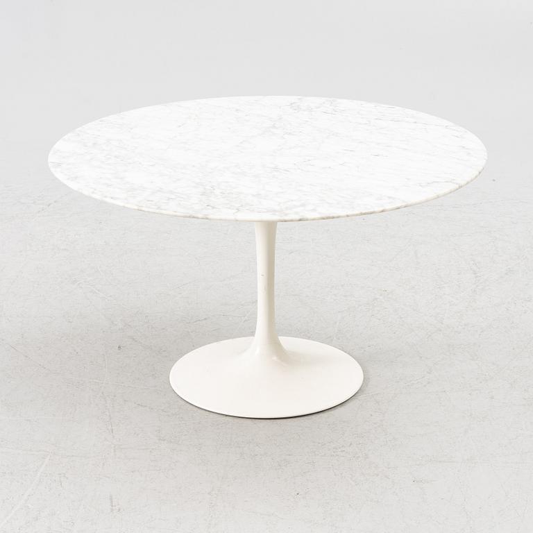 Eero Saarinen, soffbord, "Tulip", Knoll, formgivet 1957.