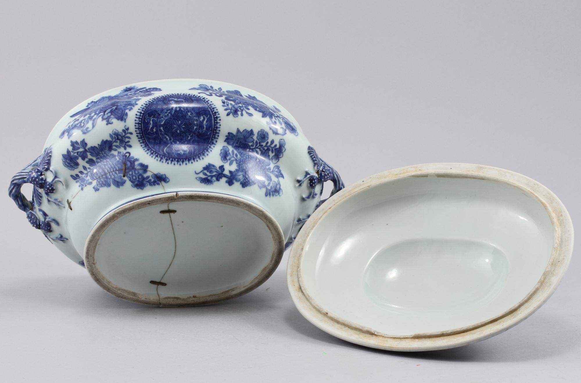 TERRIN, porslin, Kina, 1700-tal.
