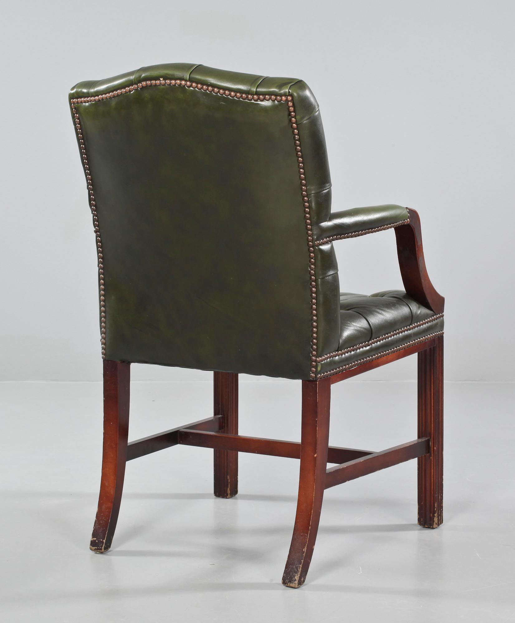 KARMSTOL, engelsk stil, 1900-tal.