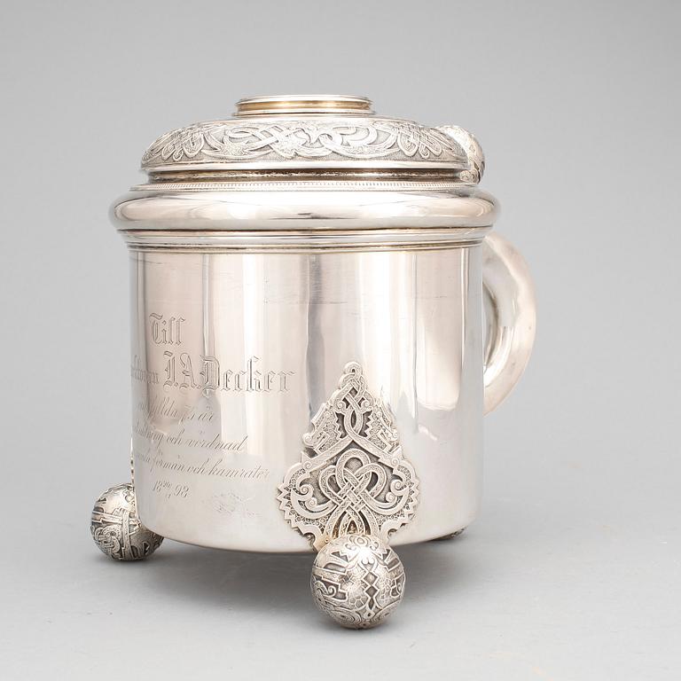 DRYCKESKANNA, silver, K Anderson, Stockholm 1897. Vikt ca 1354 gram.