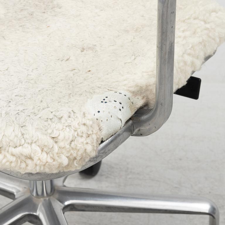 Frederick Scott, a 'Supporto' desk chair, Hille, England.