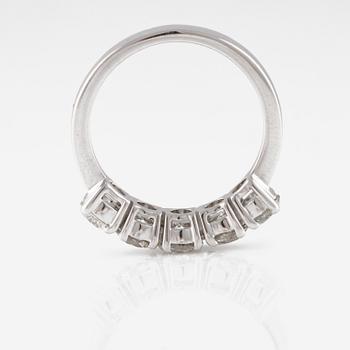 RING, 18K vitguld med briljantslipade diamanter ca 1.60 ct. Vikt 4,7 gram.
