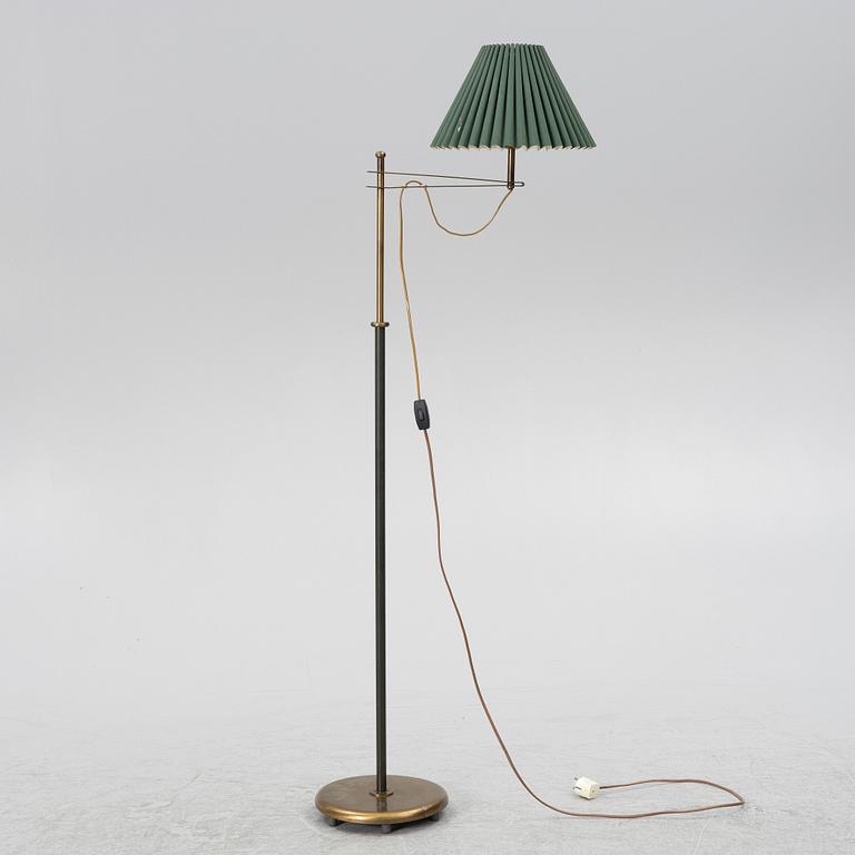 Harald Notini, golvlampa, modell "15597", Arvid Böhlmarks Lampfabrik, Stockholm, 1950-tal.