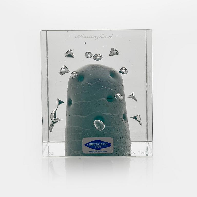 Oiva Toikka, a glass cube, signed Oiva Toikka, Nuutajärvi 293.