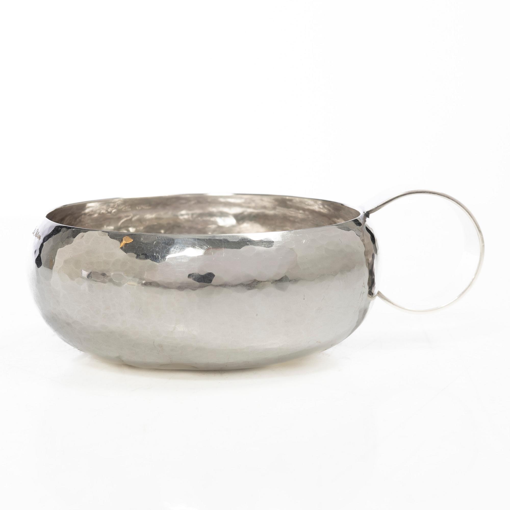 Olle Ohlsson, Tasse a vin, silver, Olle Ohlsson Silversmide, Stockholm 1992.