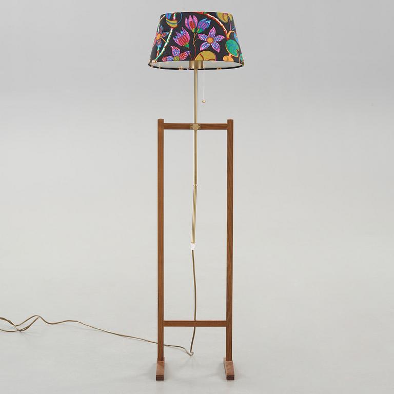 JOSEF FRANK, golvlampa modell 2458 för Firma Svenskt Tenn.