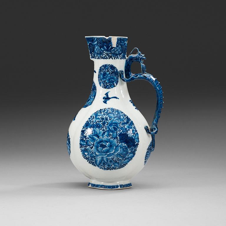 KANNA, porslin. Qing dynastin, Qianlong (1736-95).