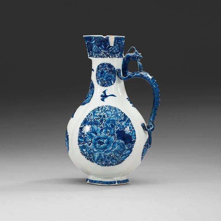 A blue and white ewer, Qing dynasty, Qianlong (1736-95).