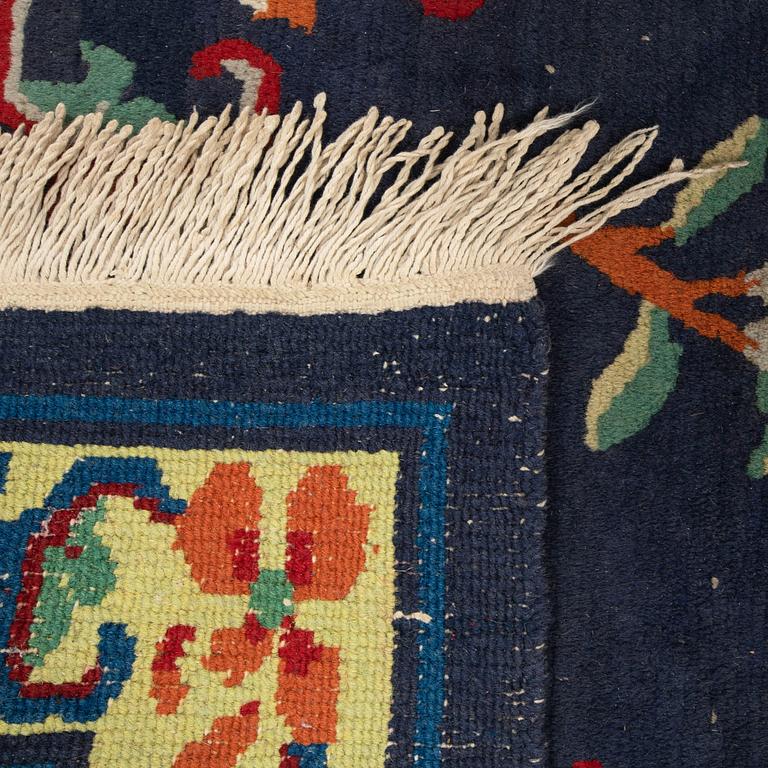 A Tibetan old/semi-antique rug, c. 167 x 95 cm.
