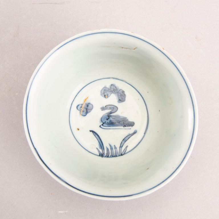 A Chinese Wanli porcelain cup.