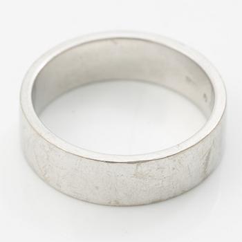18K white gold ring, Lantz, Stockholm 2011.