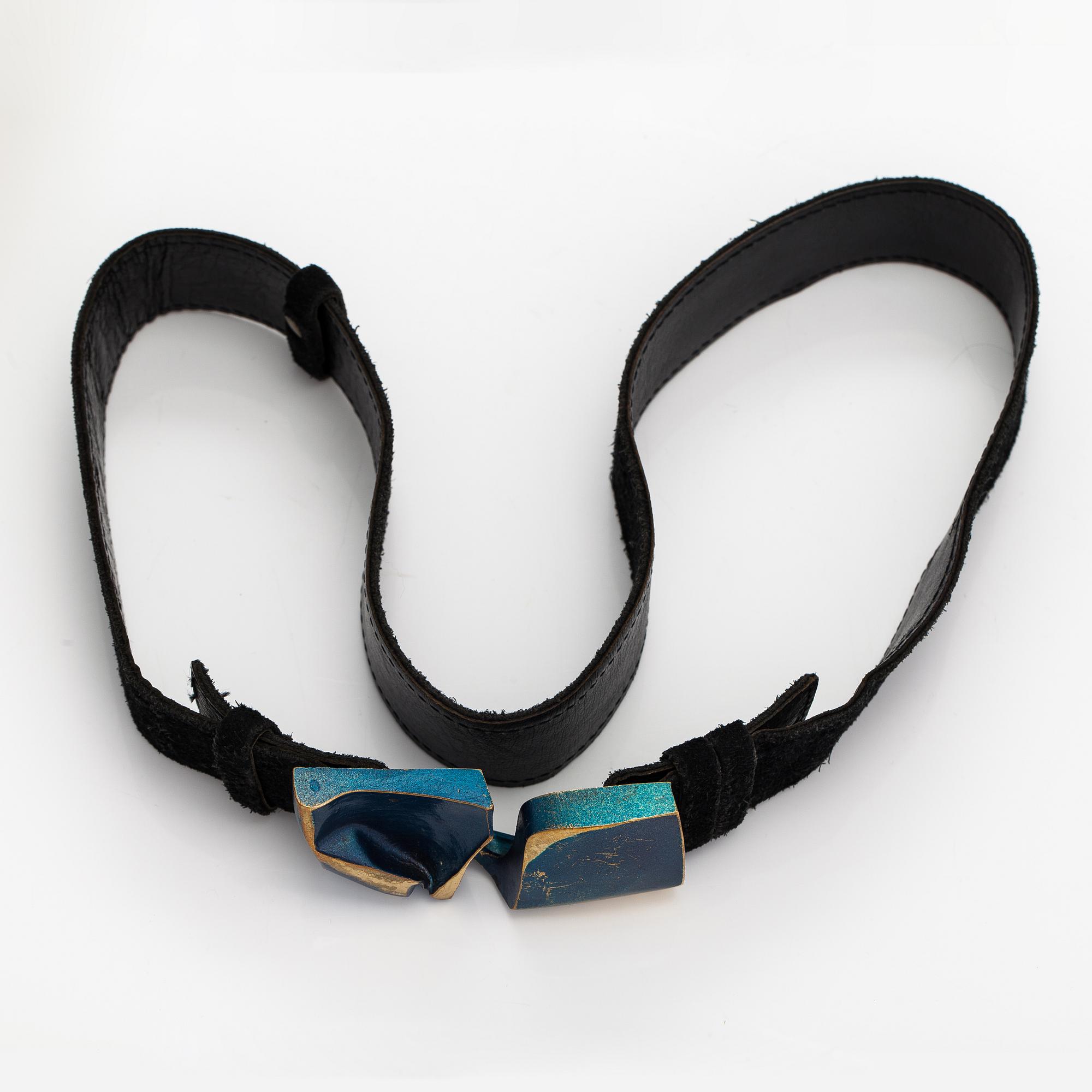 Björn Weckström, Vyö "Bugatti", tulipronssia ja nahkaa. Lapponia.