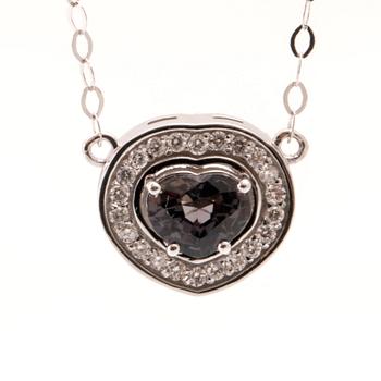 Halsband 18K vitguld med hjärtslipad lila safir samt runda briljantslipade diamanter, Arezzo Italien.